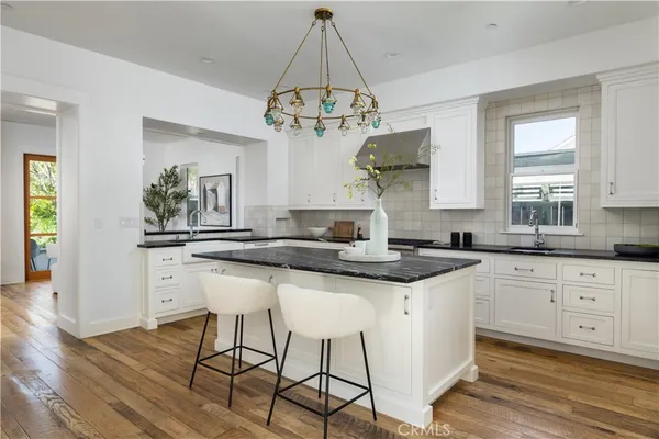$6,250,000 | 2217 Laurel Place, Newport Beach, CA 92663