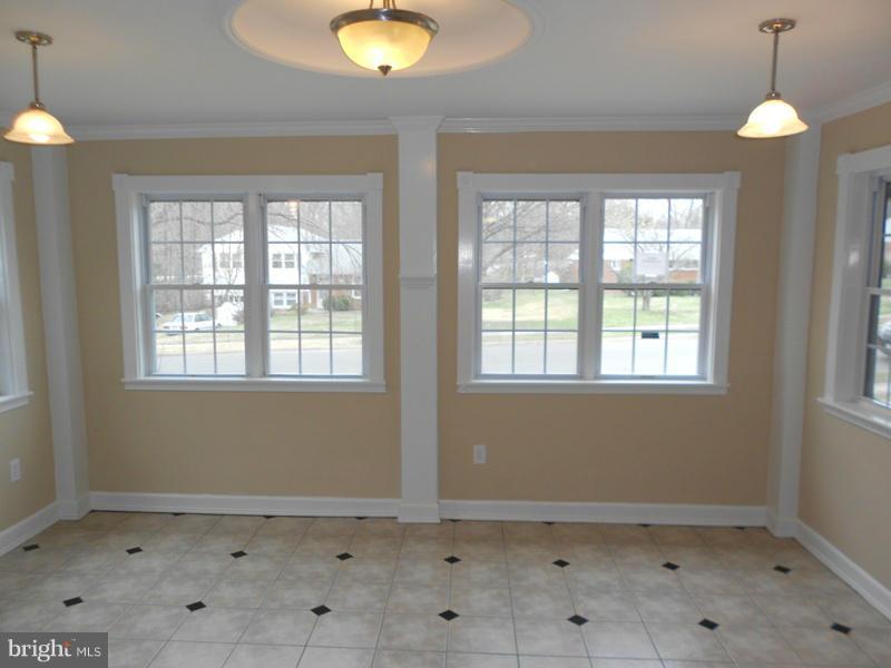 7320 Bath Street Springfield, VA 22150 - Photo 3 of 30 Interior (General)