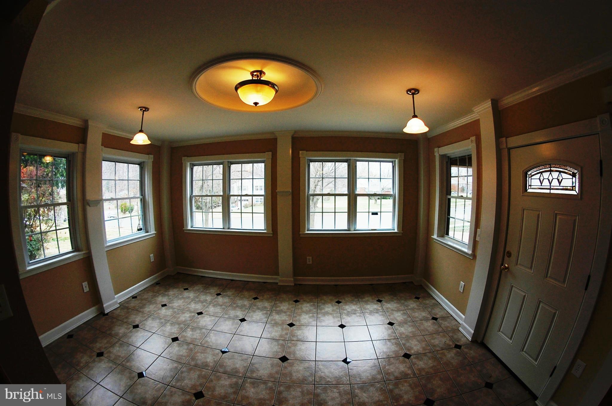 7320 Bath Street Springfield, VA 22150 - Photo 5 of 30 Interior (General)