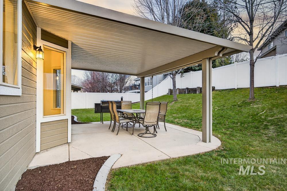 827 East Fallingbranch Court Meridian, ID 83642 - Photo 18 of 21