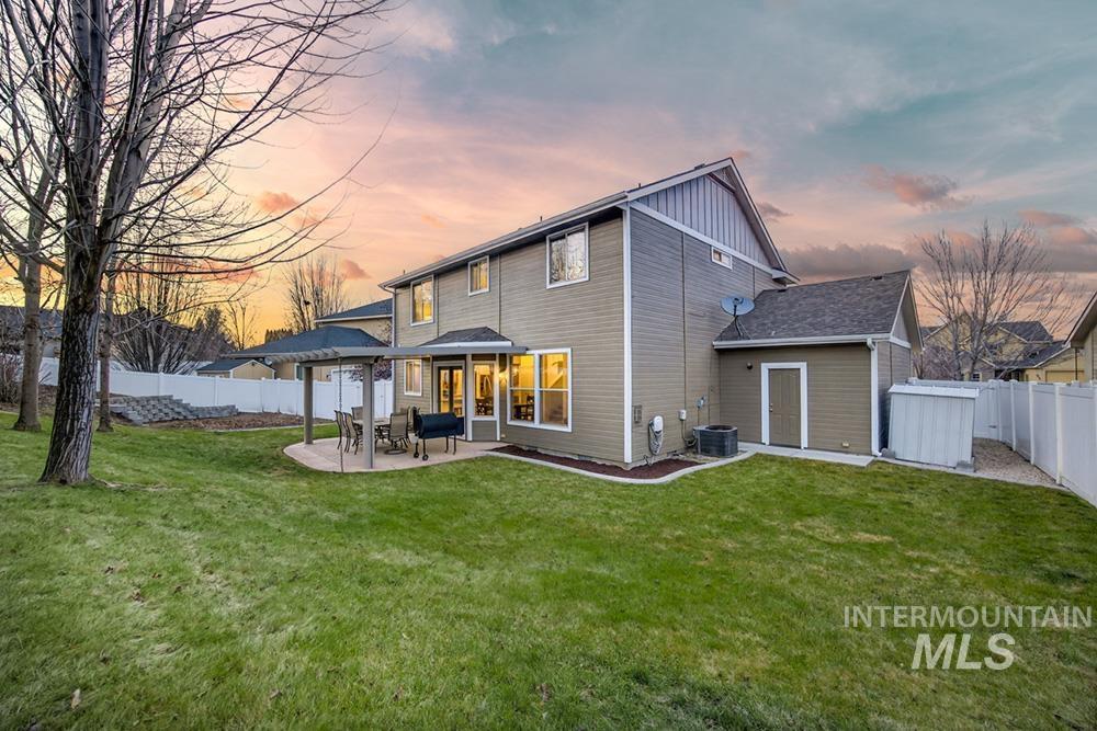 827 East Fallingbranch Court Meridian, ID 83642 - Photo 20 of 21