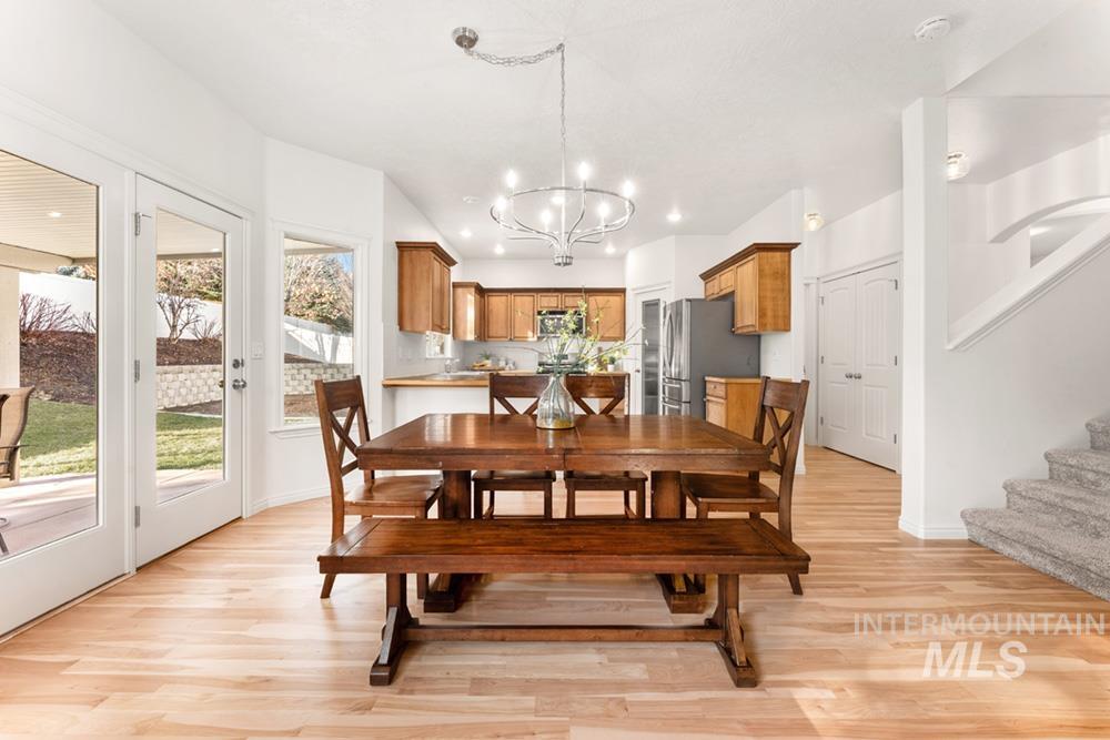 827 East Fallingbranch Court Meridian, ID 83642 - Photo 2 of 21