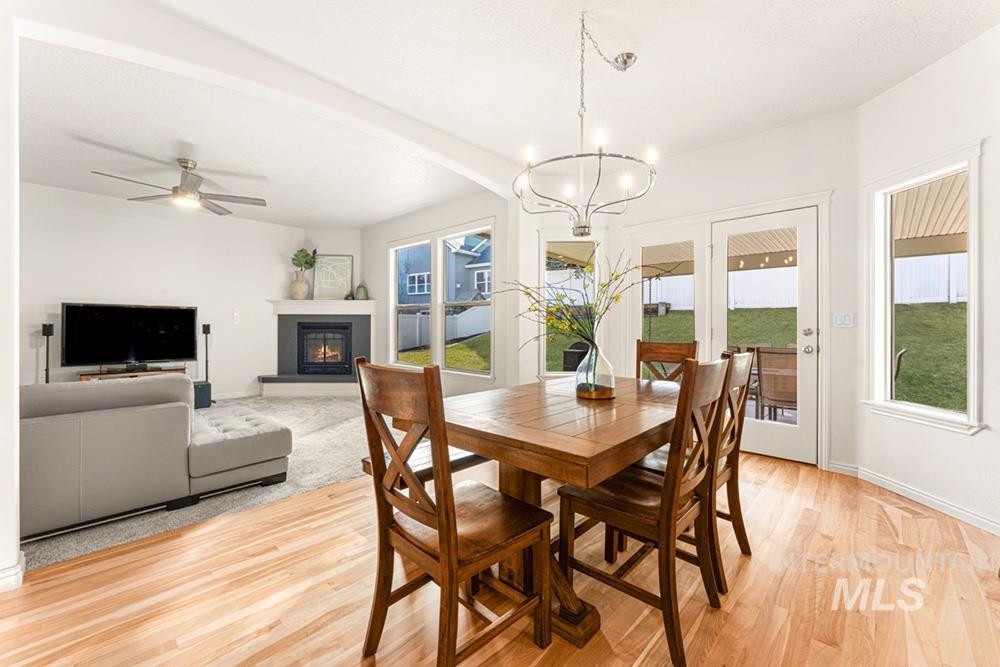 827 East Fallingbranch Court Meridian, ID 83642 - Photo 3 of 21