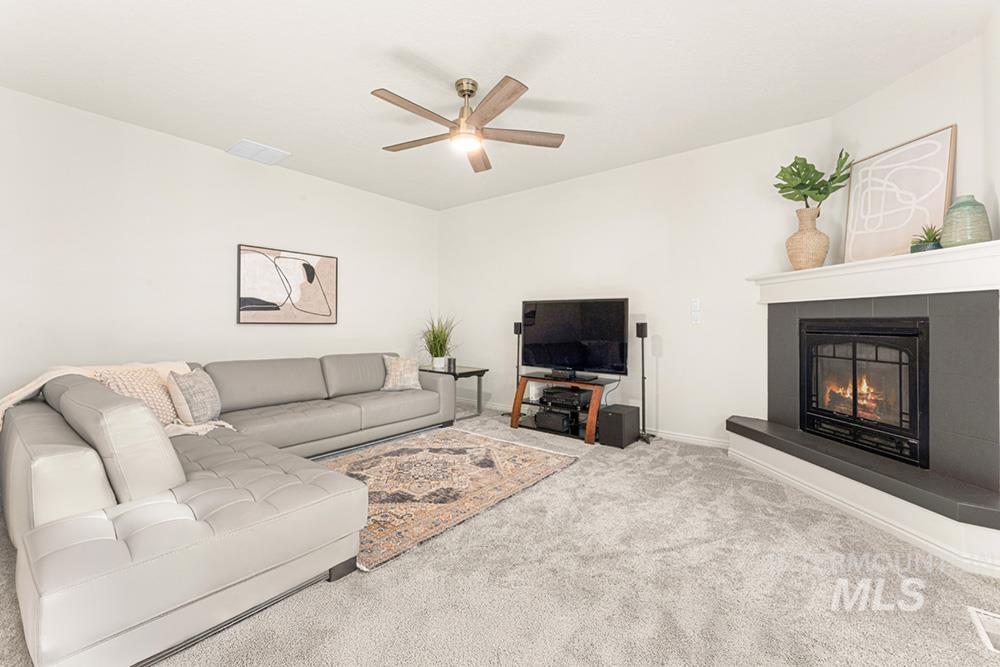 827 East Fallingbranch Court Meridian, ID 83642 - Photo 4 of 21