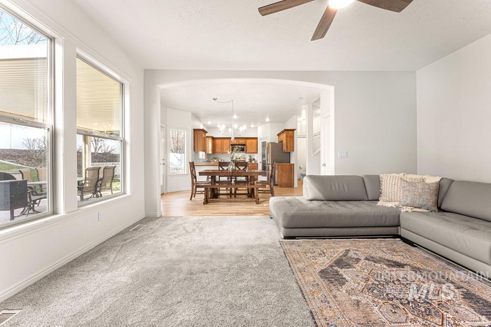 827 East Fallingbranch Court Meridian, ID 83642 - Photo 5 of 21