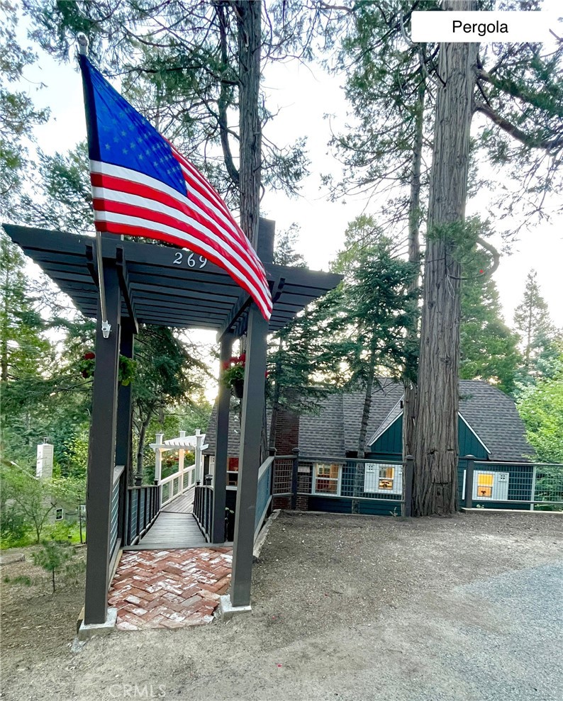 269 Hillside Road Lake Arrowhead, CA 92352 - Photo 8 of 41