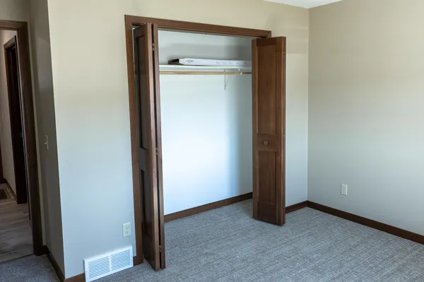 $439,900 | 560 Hl Crst Street, Edgerton, MN 56128