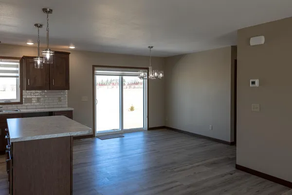 $439,900 | 560 Hl Crst Street, Edgerton, MN 56128