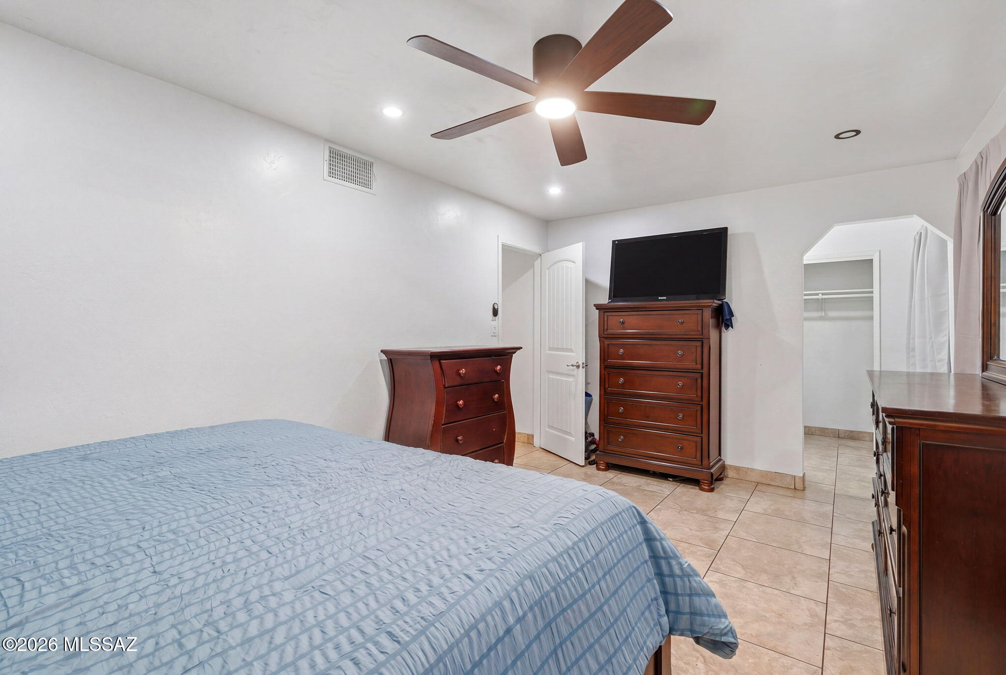 5645 South Caballo Road Tucson, AZ 85746 - Photo 18 of 43 Primary room