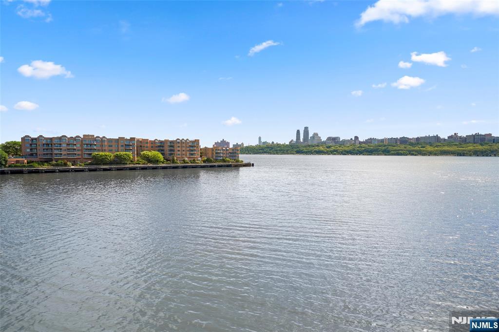 250 The Promenade Edgewater, NJ 07020 - Photo 20 of 22