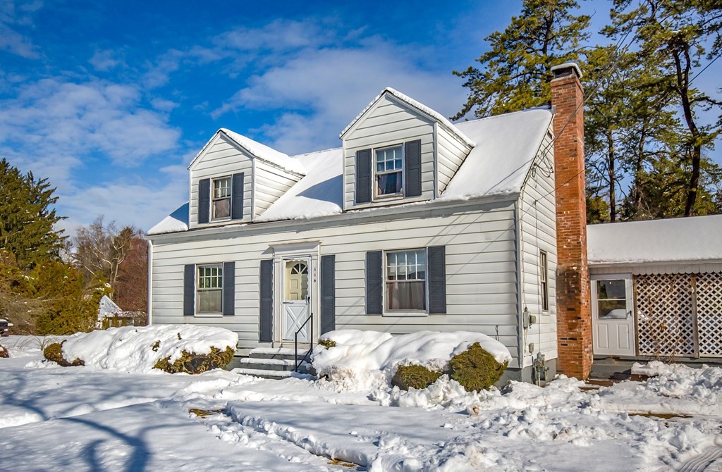 114 Holyoke Road Westfield, MA 01085 - Photo 3 of 32 Gallery Image 3