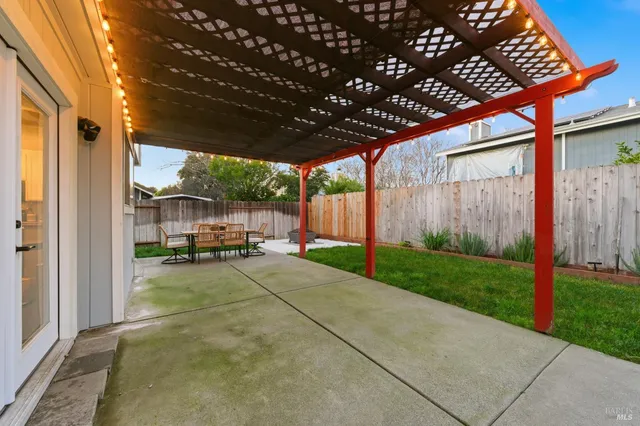 $575,000 | 115 American Way, Vacaville, CA 95687