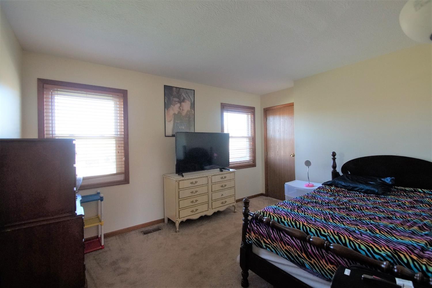 7368 Vinnedge Road Hamilton, OH 45011 - Photo 13 of 17