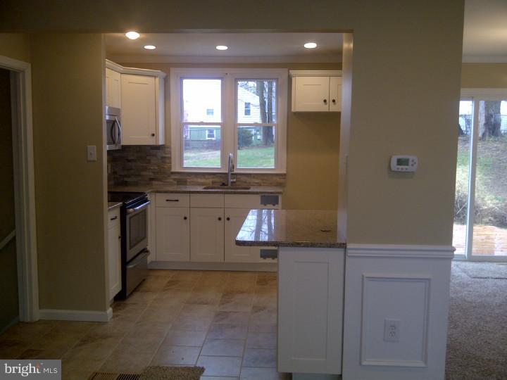 702 Davisville Road Warminster, PA 18974 - Photo 2 of 20 Kitchen