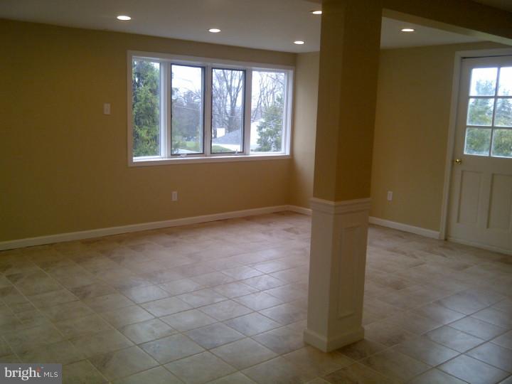 702 Davisville Road Warminster, PA 18974 - Photo 11 of 20 Family Room