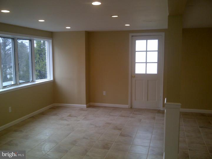 702 Davisville Road Warminster, PA 18974 - Photo 13 of 20 Family Room