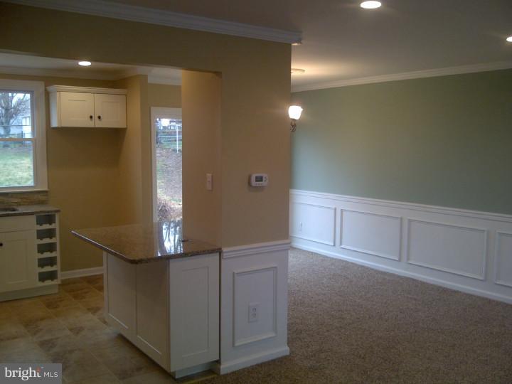 702 Davisville Road Warminster, PA 18974 - Photo 4 of 20 Dining Room