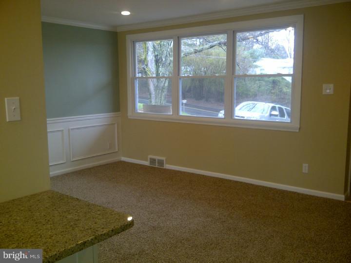 702 Davisville Road Warminster, PA 18974 - Photo 8 of 20 Living Room