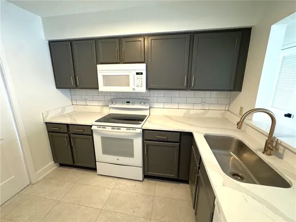 $1,200 | 701 Fairfax Drive, Unit 197, Gretna, LA 70056