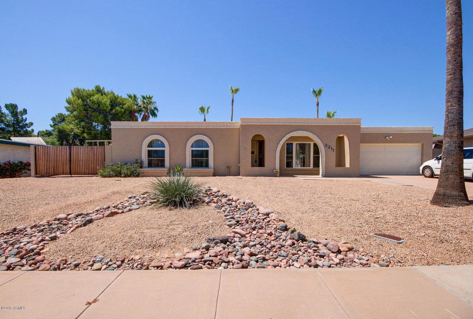 3211 East Hatcher Road Phoenix, AZ 85028 - Photo 4 of 69 Hatcher (2)