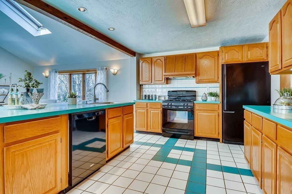 6 Princeton Road Burlington, MA 01803 - Photo 9 of 39 Gallery Image 9