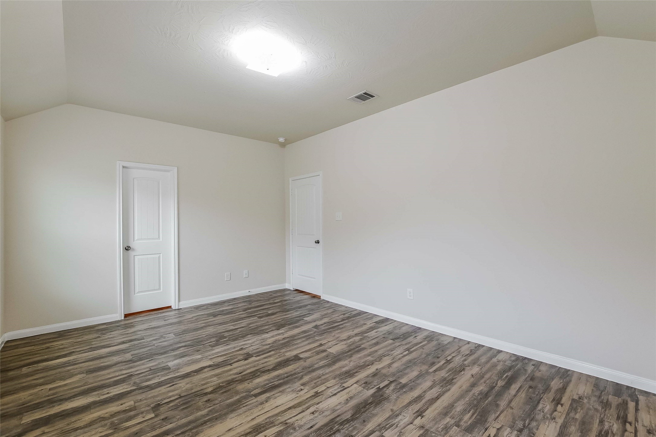 5506 Paiges Way Katy, TX 77449 - Photo 9 of 17 Photos may be representative of the floor plan and not the exact home. Finishes, layout, and features of the actual property for lease may vary.