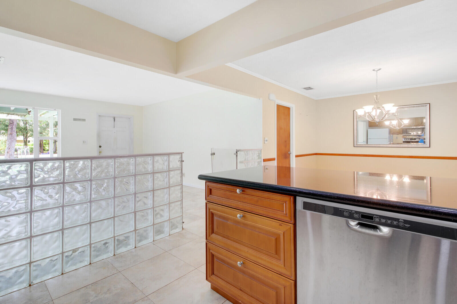 17575 Bridle Court Jupiter, FL 33478 - Photo 14 of 35 a kitchen with a sink and cabinets