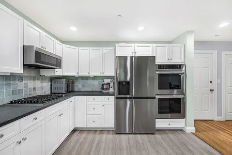 $1,075,000 | 202 Dahlia Drive, Unit 202, Wayland, MA 01778