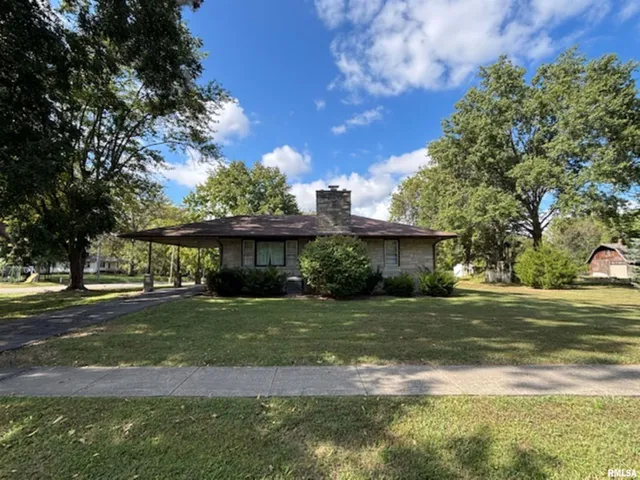 $120,000 | 200 West Chestnut Street, Odin, IL 62870