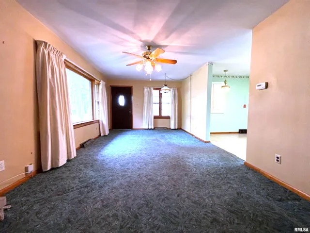 $120,000 | 200 West Chestnut Street, Odin, IL 62870