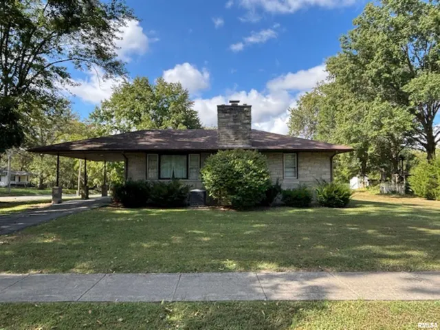 $120,000 | 200 West Chestnut Street, Odin, IL 62870