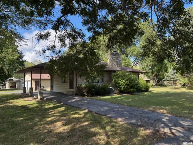 $120,000 | 200 West Chestnut Street, Odin, IL 62870