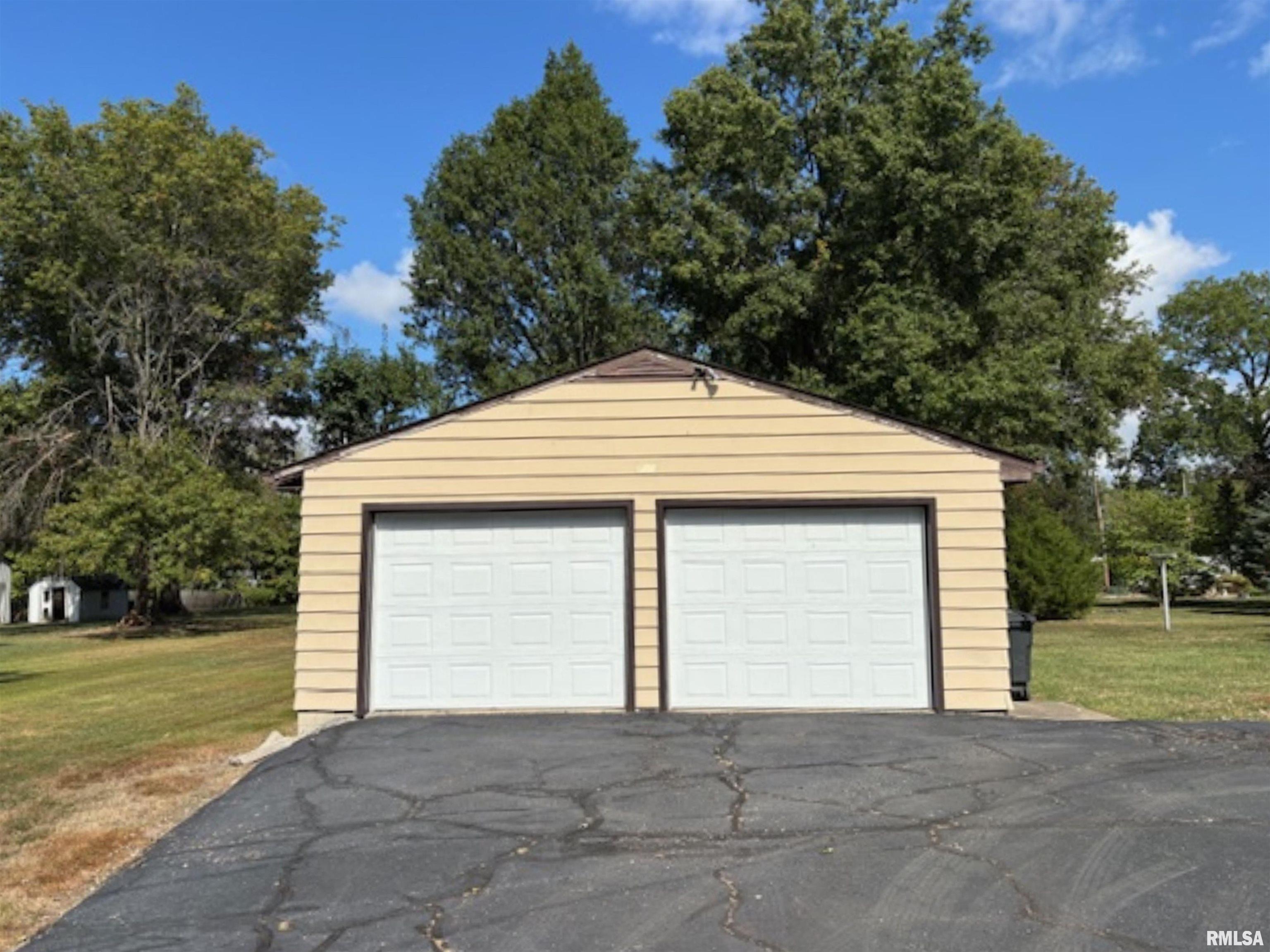 200 West Chestnut Street Odin, IL 62870 - Photo 4 of 21