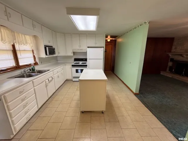 $120,000 | 200 West Chestnut Street, Odin, IL 62870