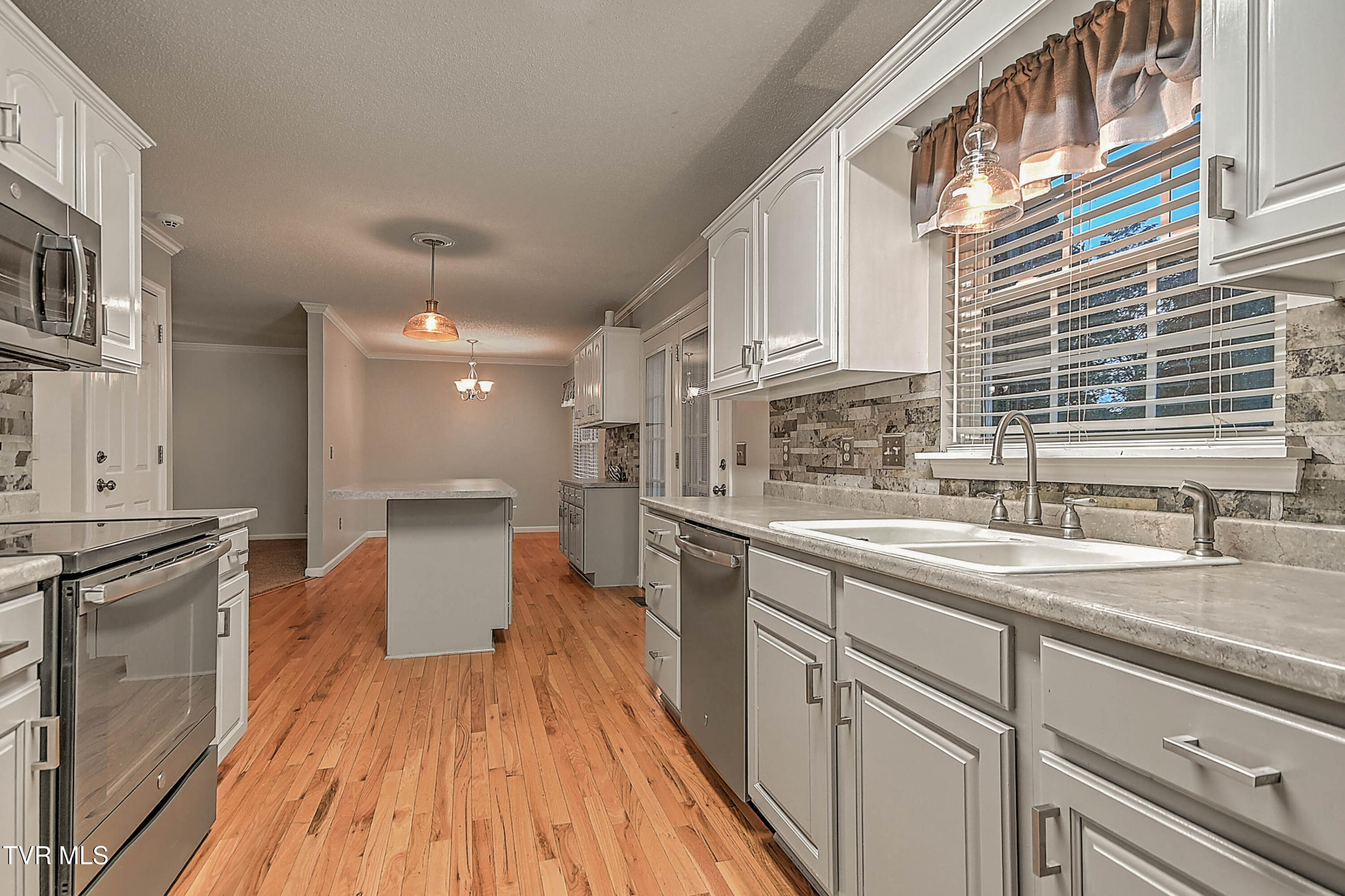 309 Roy Martin Road Gray, TN 37615 - Photo 15 of 63 309 Roy Martin LG-20