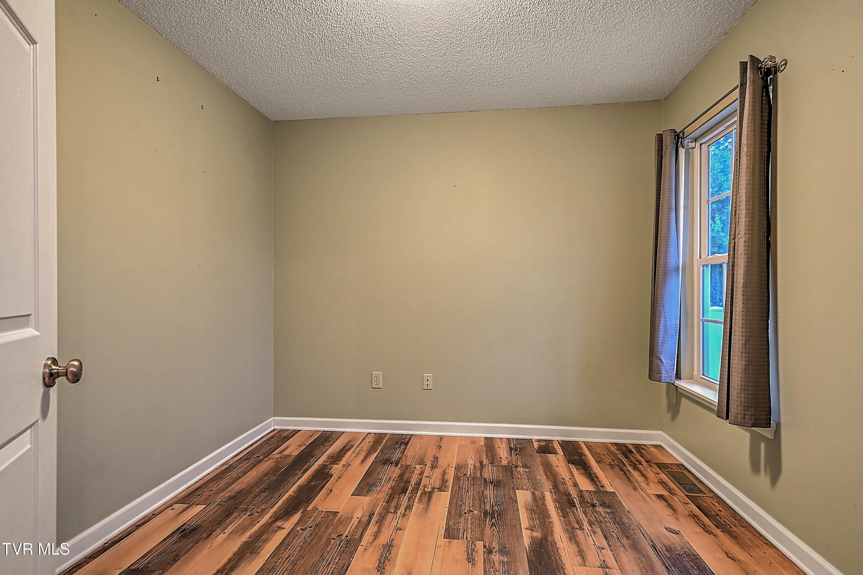 309 Roy Martin Road Gray, TN 37615 - Photo 32 of 63 309 Roy Martin LG-23