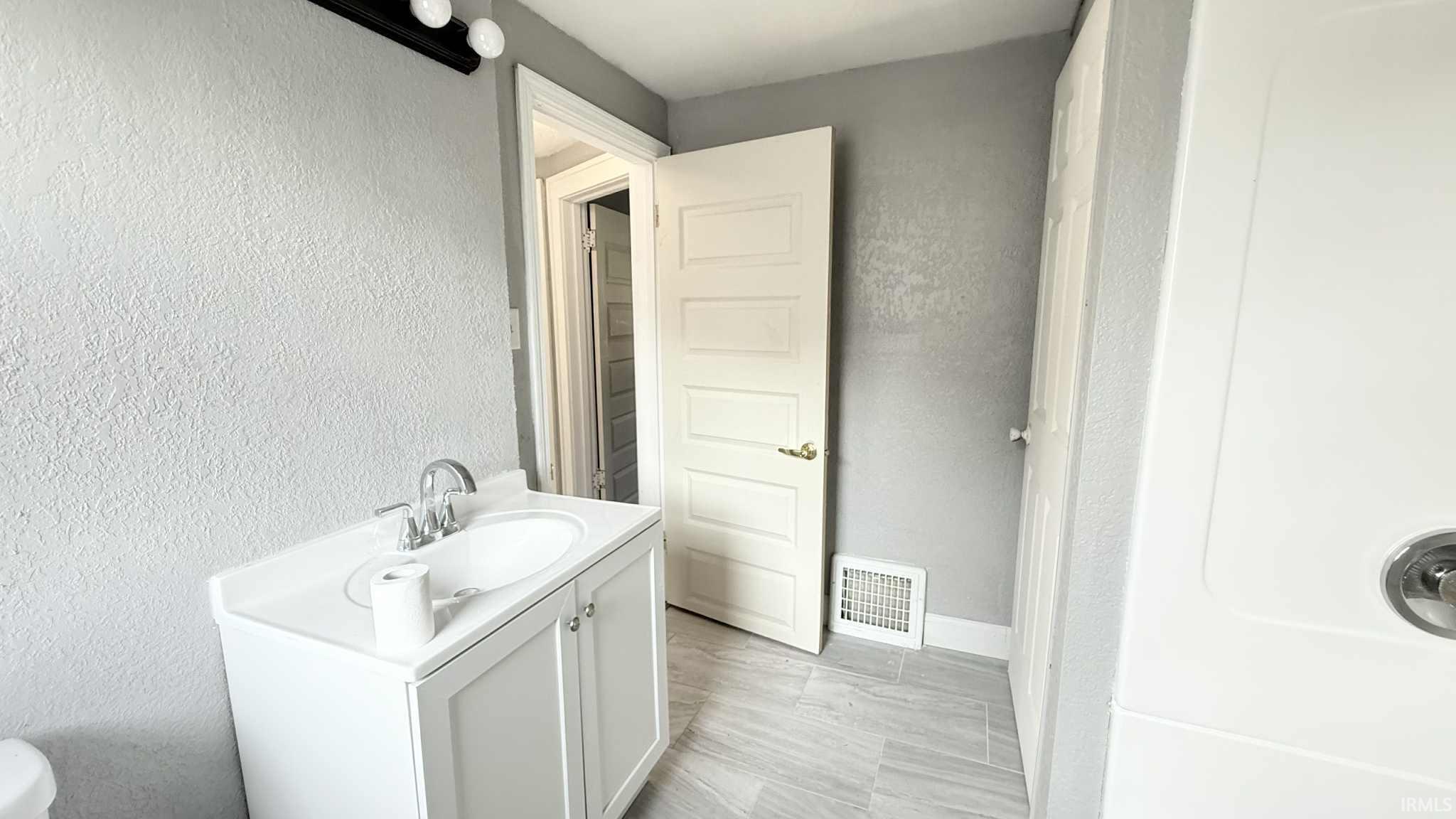 1308 East Rudisill Boulevard Fort Wayne, IN 46806 - Photo 9 of 19