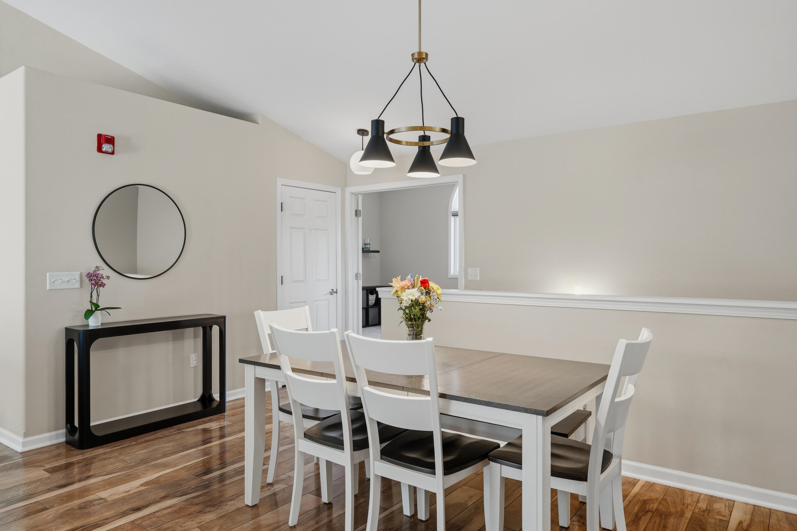 370 East Veterans Way, Unit 5 Mukwonago, WI 53149 - Photo 30 of 56 Dining Area
