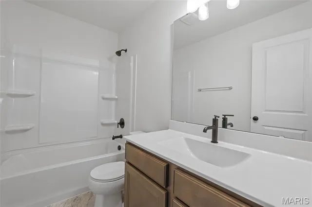 $380,565 | 1014 Braid Trl Drive, Union, MO 63084