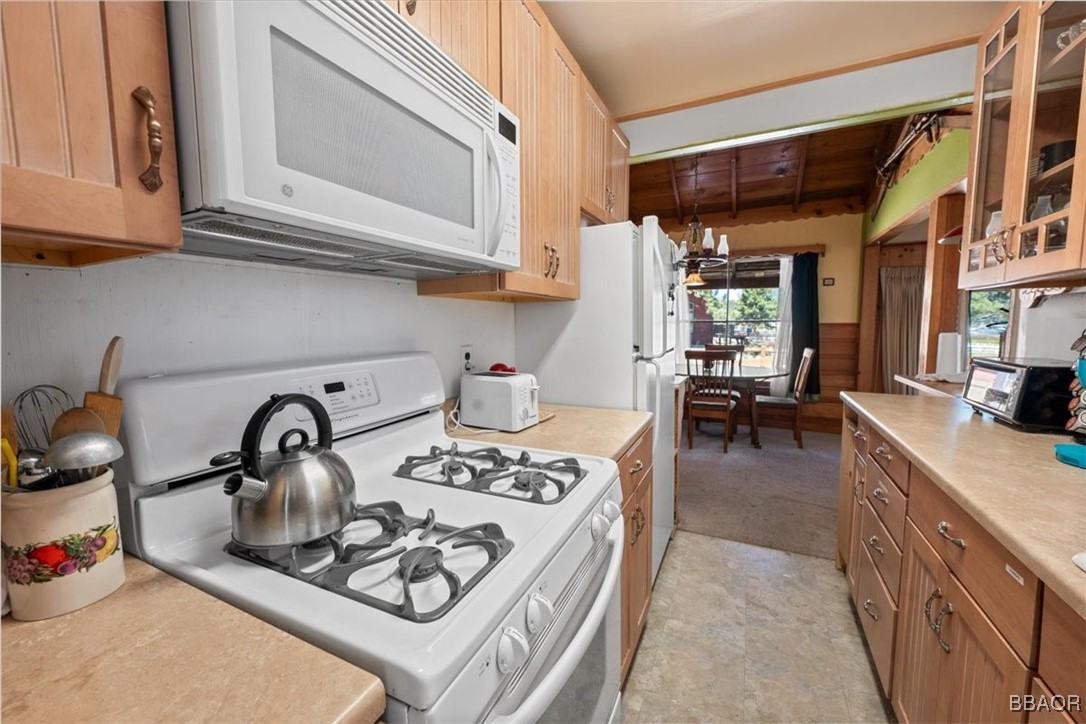 628 Bayview Road Big Bear Lake, CA 92315 - Photo 16 of 28