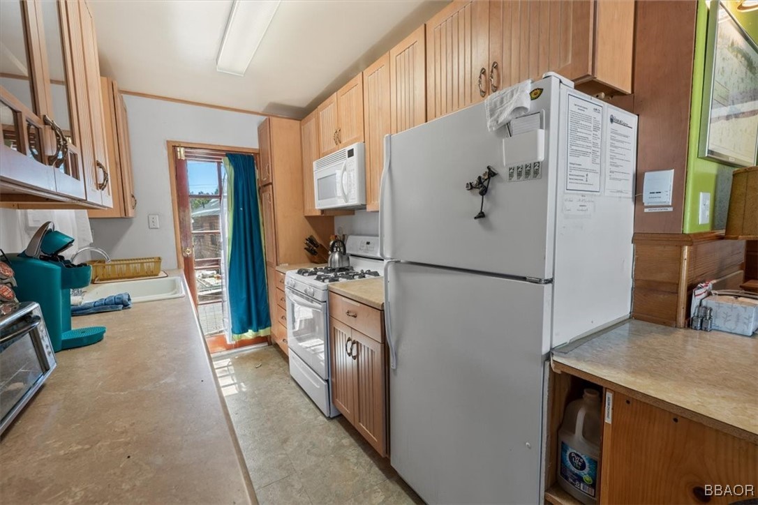 628 Bayview Road Big Bear Lake, CA 92315 - Photo 17 of 28