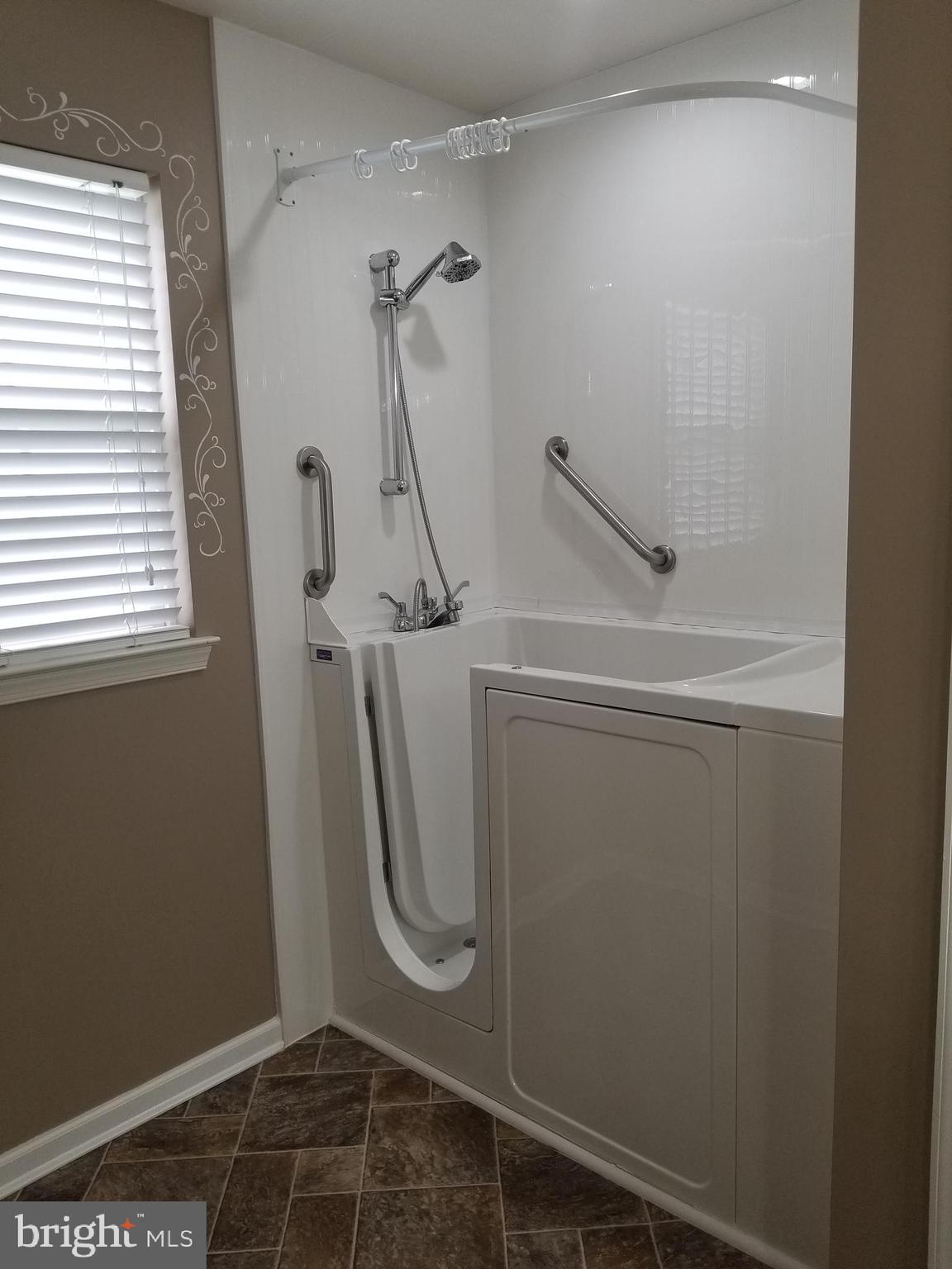 14 Lister Lane Ridgely, MD 21660 - Photo 33 of 80 Master Bathroom w/walk-in Shower/tub