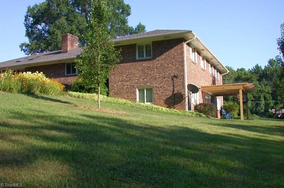 1907 Hickswood Road High Point, NC 27265 - Photo 7 of 24