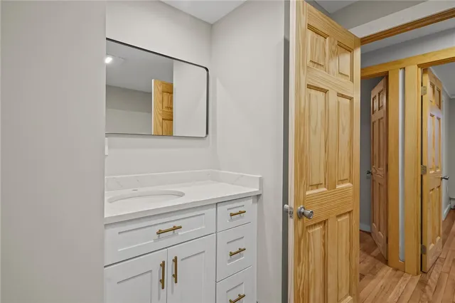 $389,900 | 689 Knotty Oak Road, Coventry, RI 02816