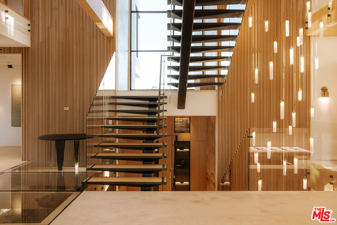 16187 Royal Oak Road Encino, CA 91436 - Photo 10 of 40 a view of entryway with a front door