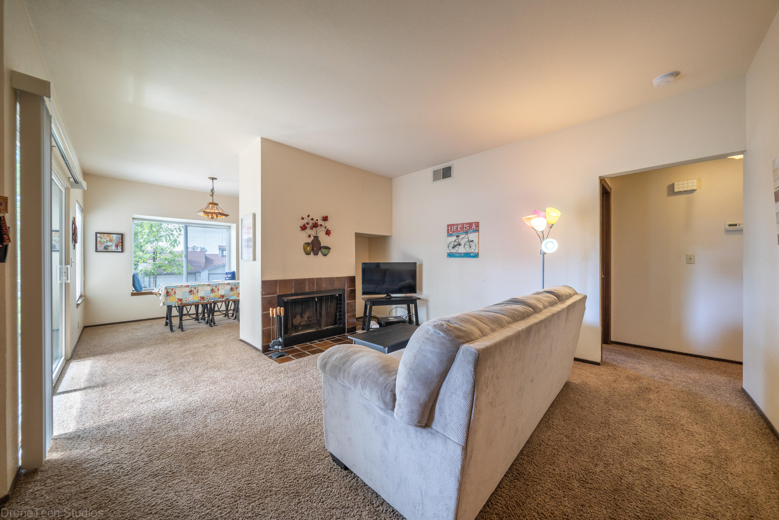 410 Ridgecrest Trail, Unit 128 Redding, CA 96003 - Photo 3 of 27 410 Ridgecrest Trl 128-12