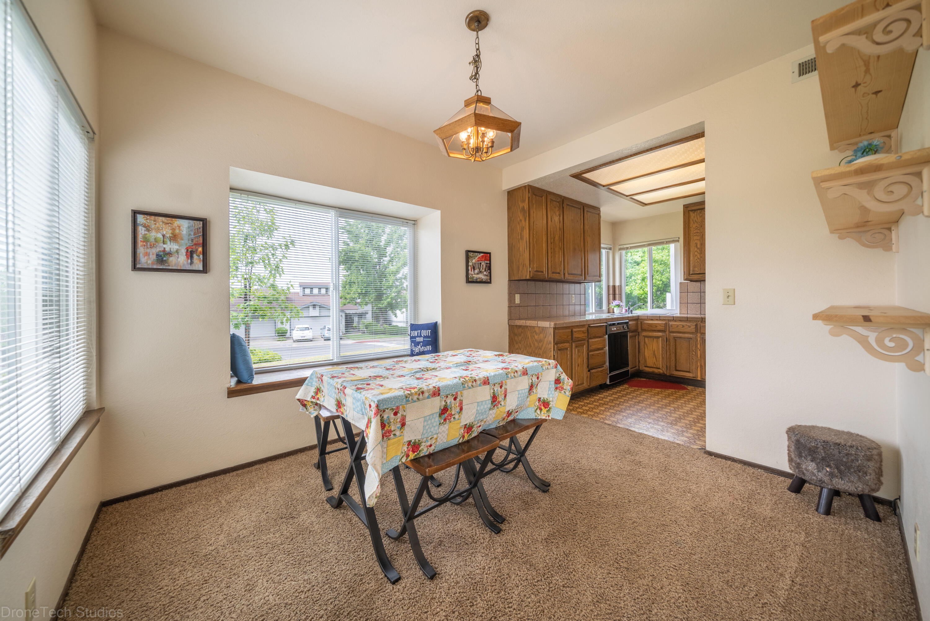 410 Ridgecrest Trail, Unit 128 Redding, CA 96003 - Photo 6 of 27 410 Ridgecrest Trl 128-16