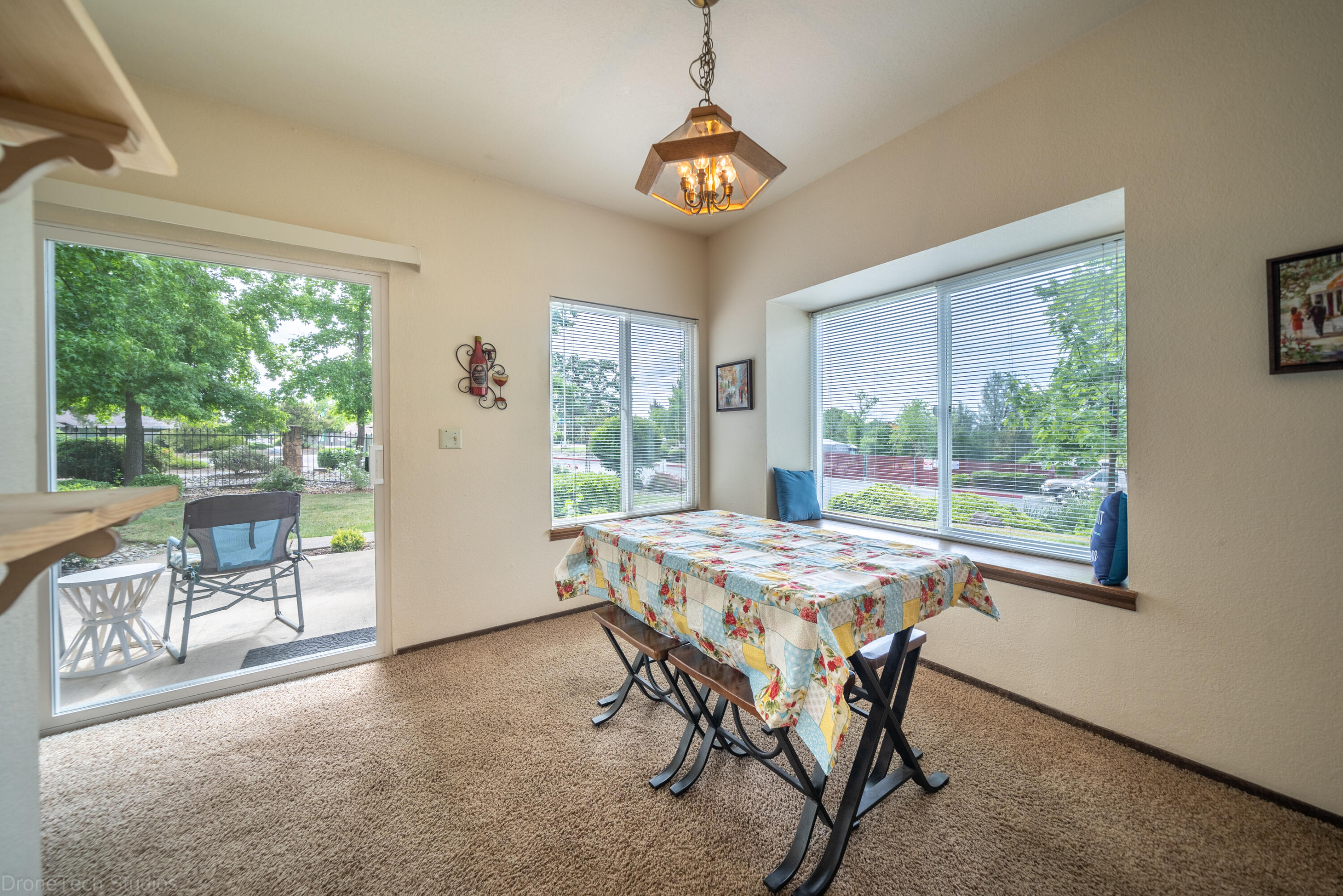 410 Ridgecrest Trail, Unit 128 Redding, CA 96003 - Photo 7 of 27 410 Ridgecrest Trl 128-17