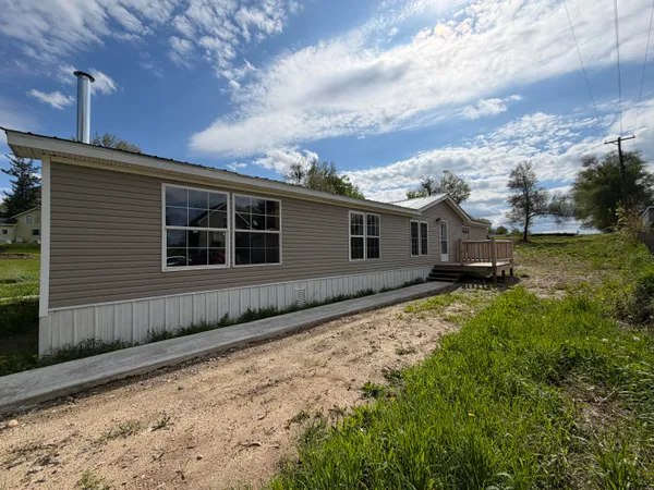 $179,900 | 1040 Main Drive, Montgomery, MI 49255