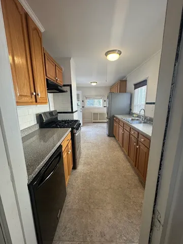 $2,100 | 207 Church Street, New Bedford, MA 02745